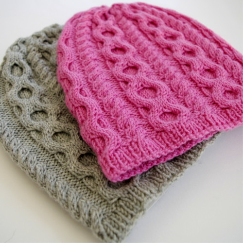 Cabled baby hat pattern - Knitting Blog Pattern Duchess