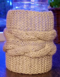 Grey cable knit vase cover pattern