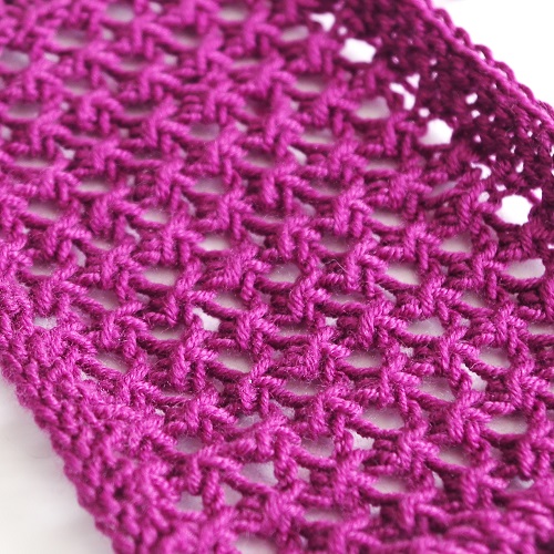 Knitted netting lace pattern