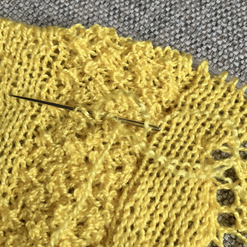 weaving-in-yarn-ends-knitting-blog-pattern-duchess